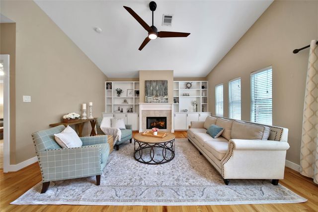 5022 Darling Street, Houston, TX 77007