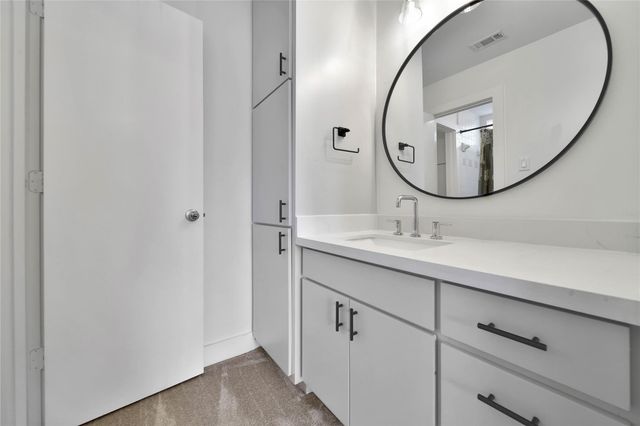 5022 Darling Street, Houston, TX 77007