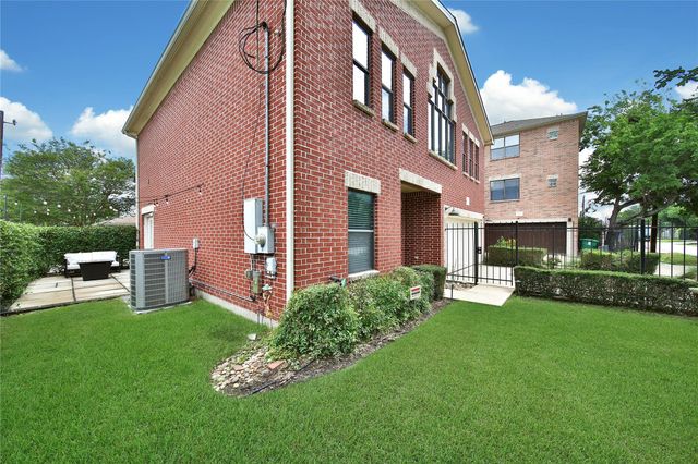5022 Darling Street, Houston, TX 77007