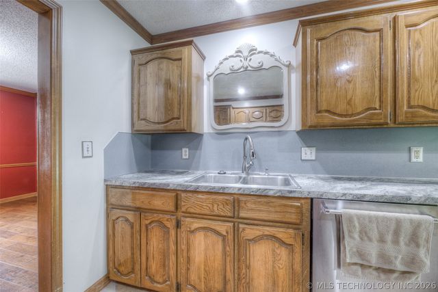 10906 S 84th East Avenue, Tulsa, OK 74133