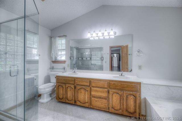 10906 S 84th East Avenue, Tulsa, OK 74133