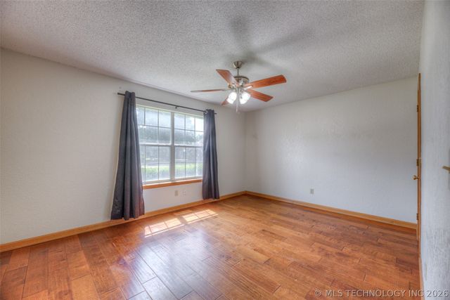 10906 S 84th East Avenue, Tulsa, OK 74133