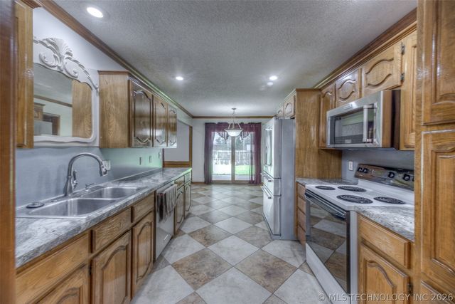 10906 S 84th East Avenue, Tulsa, OK 74133