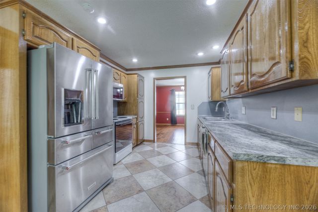 10906 S 84th East Avenue, Tulsa, OK 74133