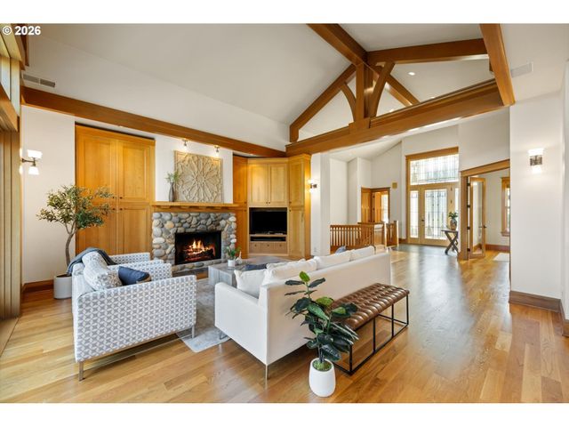 10300 Se SUN BURST Way, Happy Valley, OR 97086