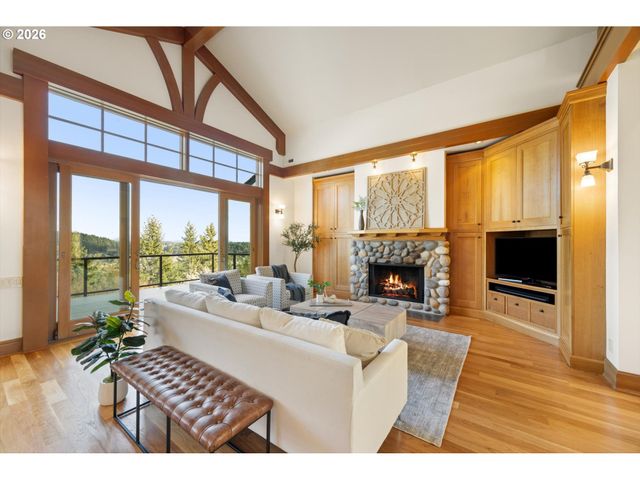 10300 Se SUN BURST Way, Happy Valley, OR 97086