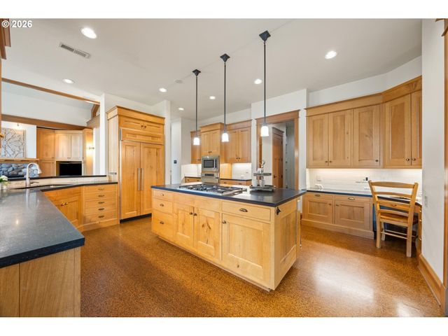 10300 Se SUN BURST Way, Happy Valley, OR 97086