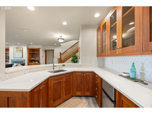 10300 Se SUN BURST Way, Happy Valley, OR 97086