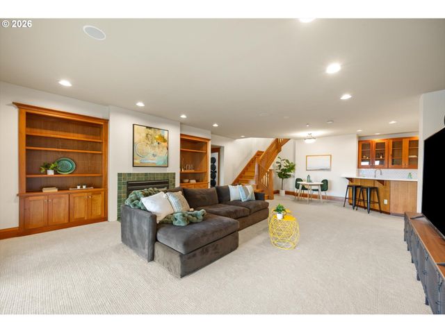 10300 Se SUN BURST Way, Happy Valley, OR 97086