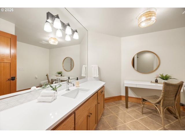 10300 Se SUN BURST Way, Happy Valley, OR 97086