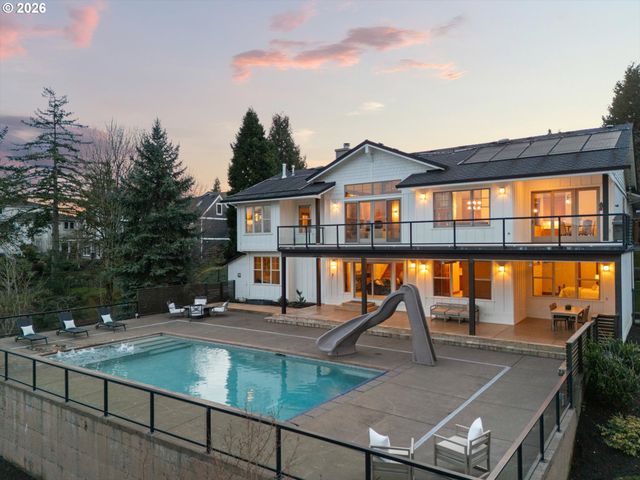 10300 Se SUN BURST Way, Happy Valley, OR 97086