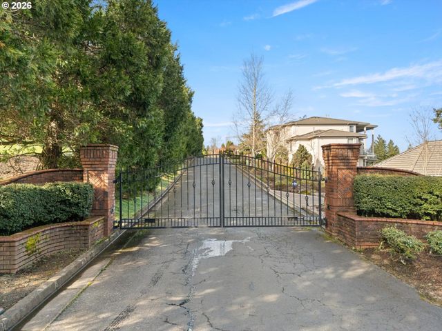 10300 Se SUN BURST Way, Happy Valley, OR 97086