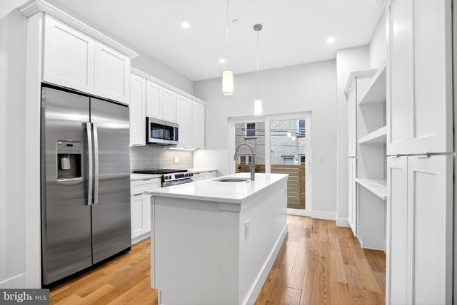 525 SIGEL ST, Philadelphia, PA 19148