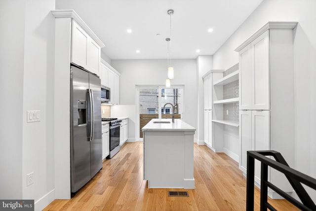 525 SIGEL ST, Philadelphia, PA 19148