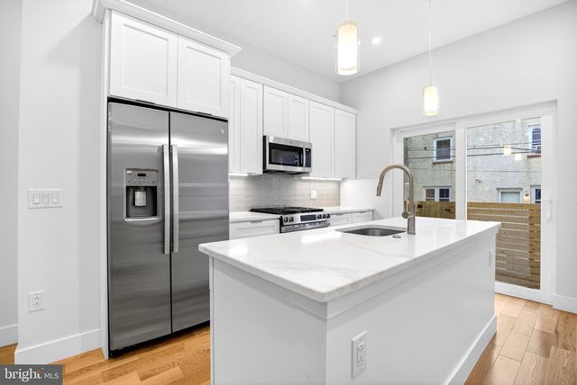 525 SIGEL ST, Philadelphia, PA 19148