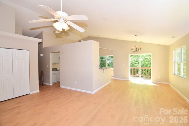 176 Clear Creekside Drive, Hendersonville, NC 28792