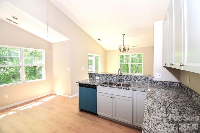 176 Clear Creekside Drive, Hendersonville, NC 28792