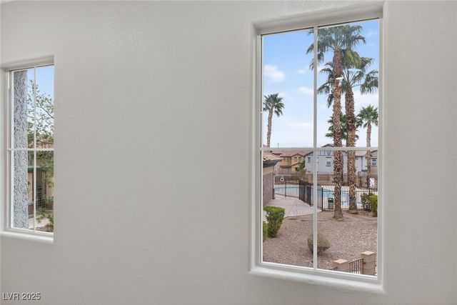 1079 Paradise Coach Drive, Henderson, NV 89002