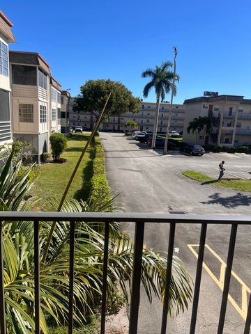 719 Lori Drive 203, Palm Springs, FL 33461