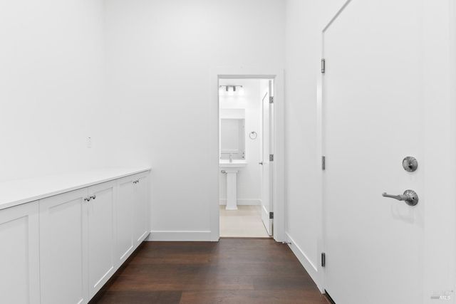 7325 Willowglen Dr, Rohnert Park, CA 94928