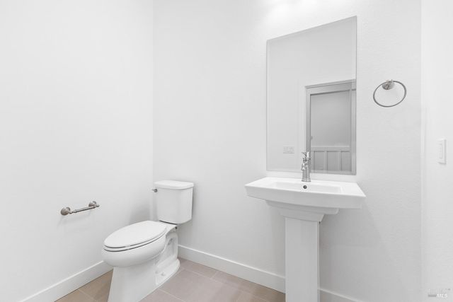 7325 Willowglen Dr, Rohnert Park, CA 94928