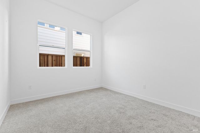 7325 Willowglen Dr, Rohnert Park, CA 94928