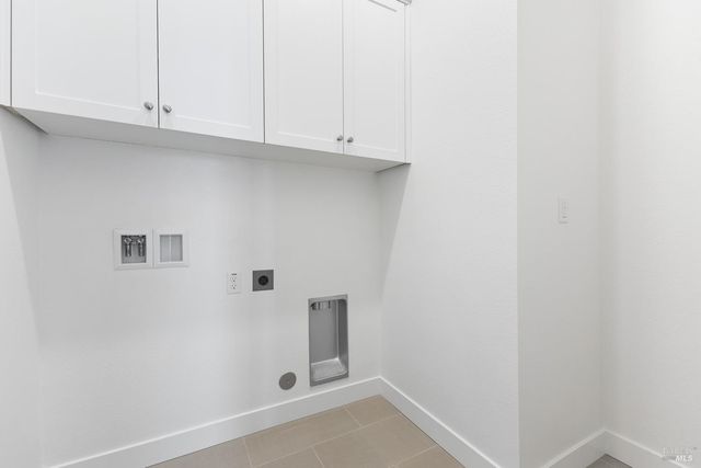 7325 Willowglen Dr, Rohnert Park, CA 94928