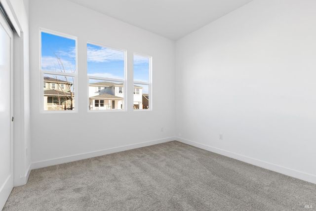 7325 Willowglen Dr, Rohnert Park, CA 94928