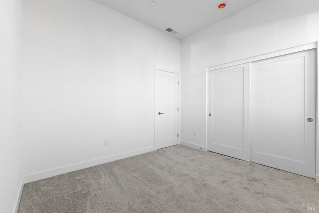 7325 Willowglen Dr, Rohnert Park, CA 94928