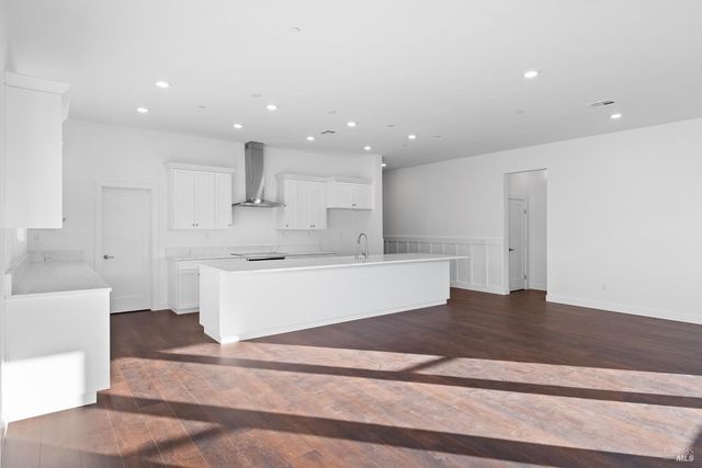 7325 Willowglen Dr, Rohnert Park, CA 94928