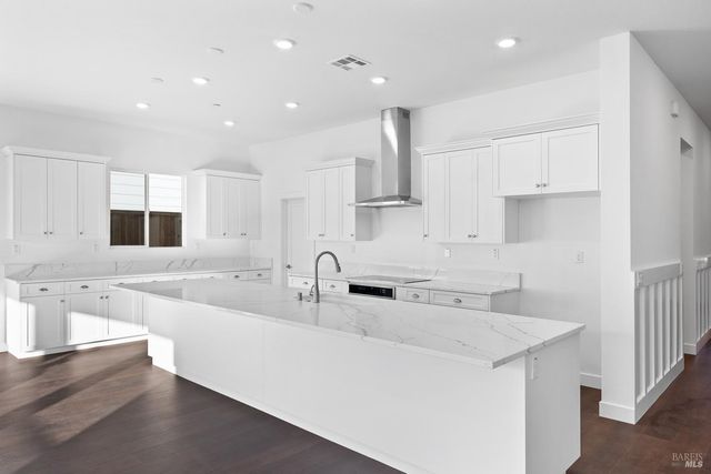 7325 Willowglen Dr, Rohnert Park, CA 94928