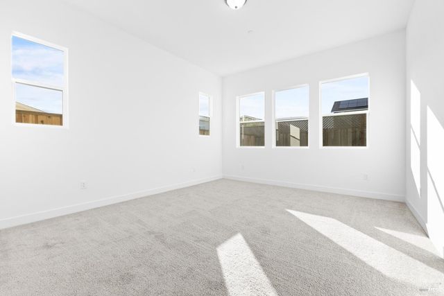 7325 Willowglen Dr, Rohnert Park, CA 94928