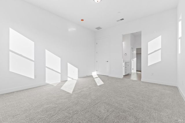 7325 Willowglen Dr, Rohnert Park, CA 94928