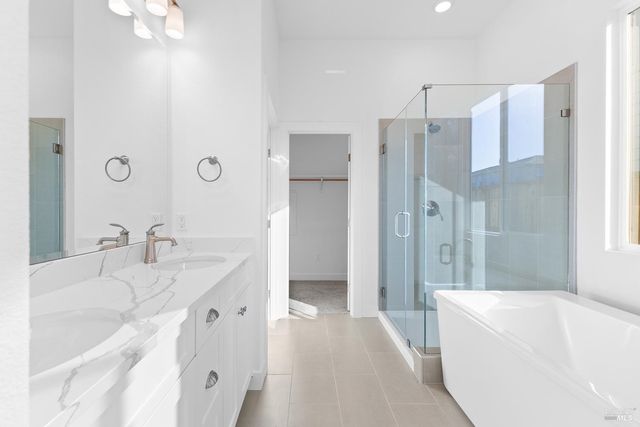 7325 Willowglen Dr, Rohnert Park, CA 94928