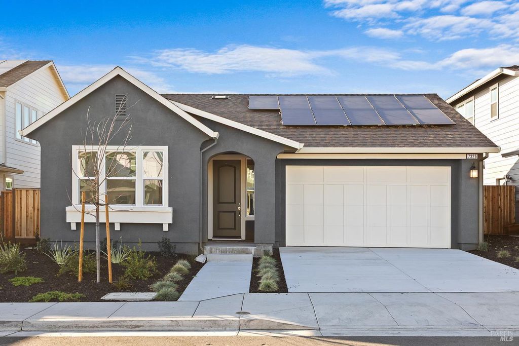 7325 Willowglen Dr, Rohnert Park, CA 94928