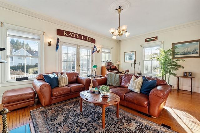 25 Fairhaven Rd, Concord, MA 01742