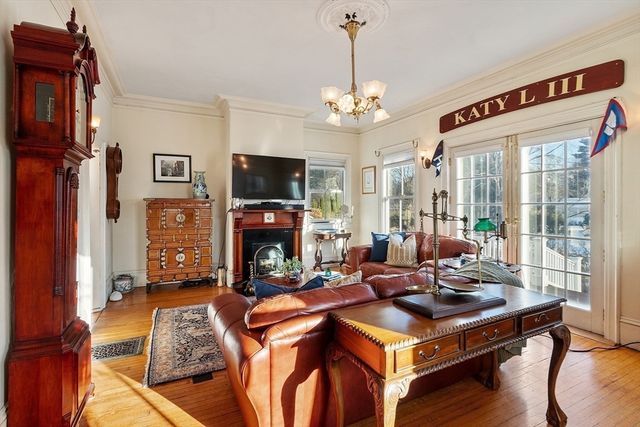 25 Fairhaven Rd, Concord, MA 01742