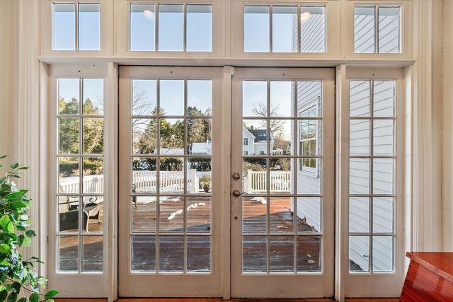 25 Fairhaven Rd, Concord, MA 01742