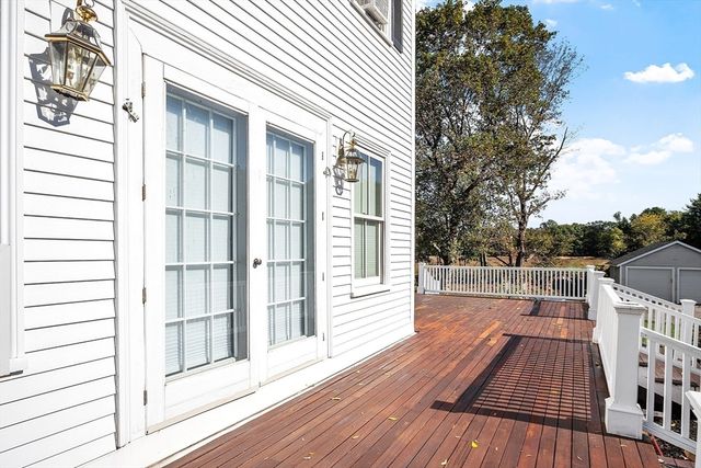 25 Fairhaven Rd, Concord, MA 01742