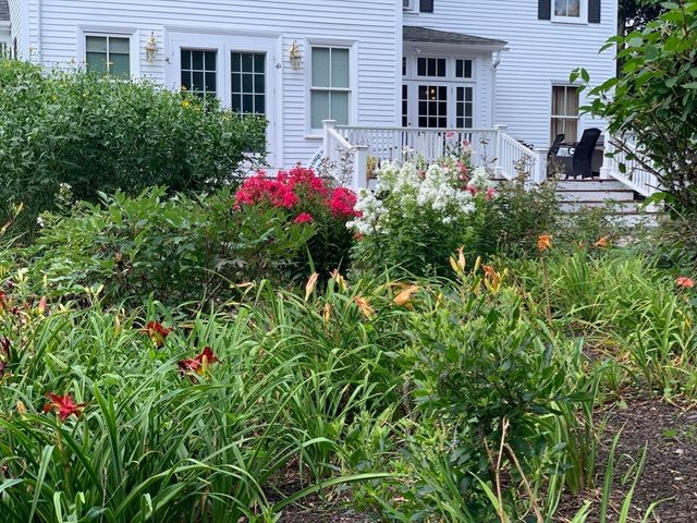 25 Fairhaven Rd, Concord, MA 01742