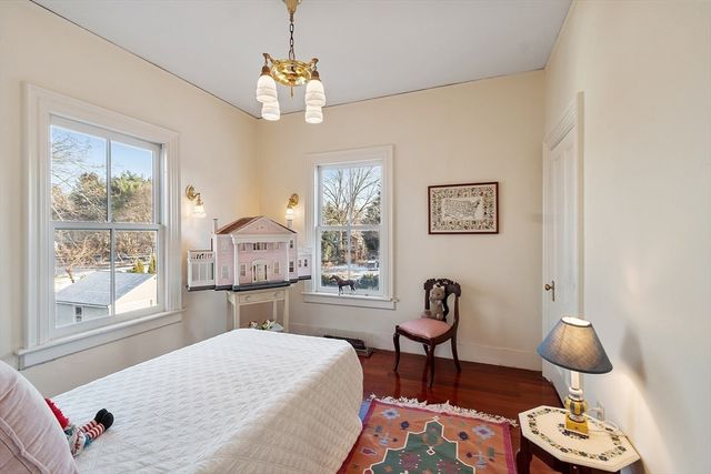 25 Fairhaven Rd, Concord, MA 01742