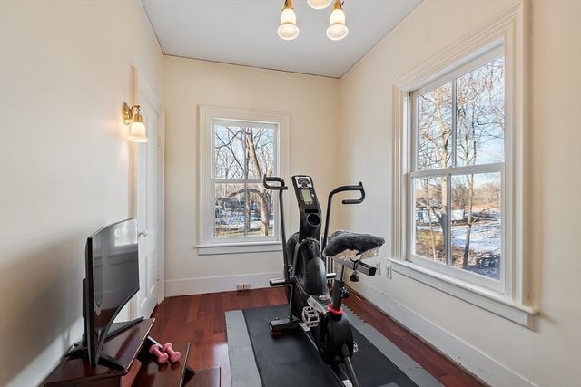 25 Fairhaven Rd, Concord, MA 01742