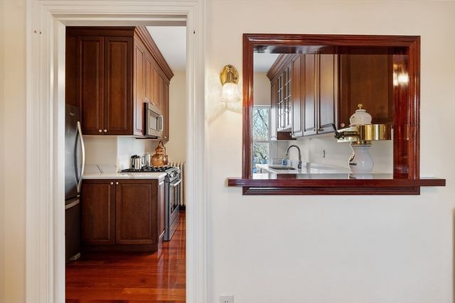 25 Fairhaven Rd, Concord, MA 01742