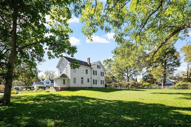 25 Fairhaven Rd, Concord, MA 01742