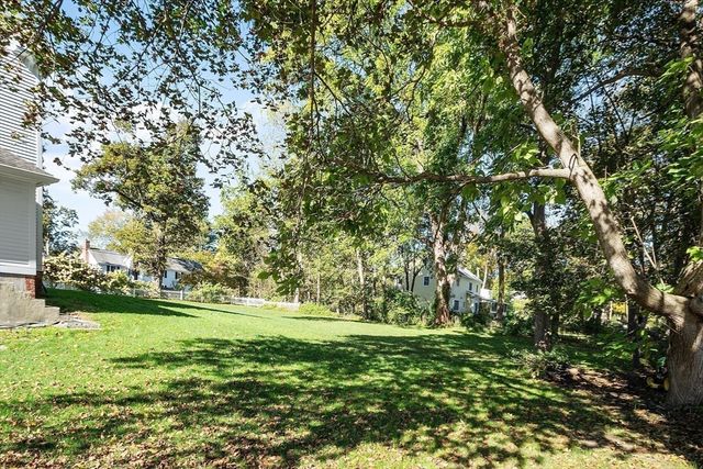 25 Fairhaven Rd, Concord, MA 01742