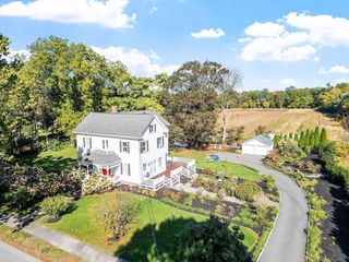 25 Fairhaven Rd, Concord, MA 01742