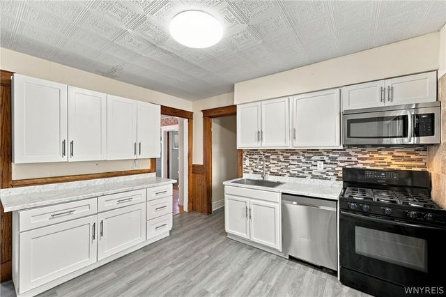 5482 Broadway Street, Lancaster, NY 14086