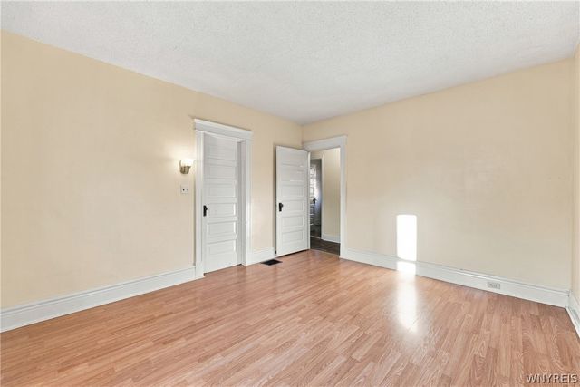 5482 Broadway Street, Lancaster, NY 14086