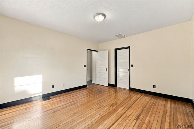 5482 Broadway Street, Lancaster, NY 14086