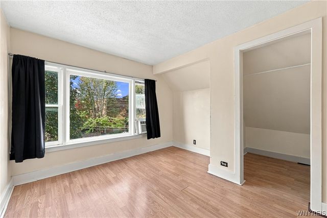 5482 Broadway Street, Lancaster, NY 14086